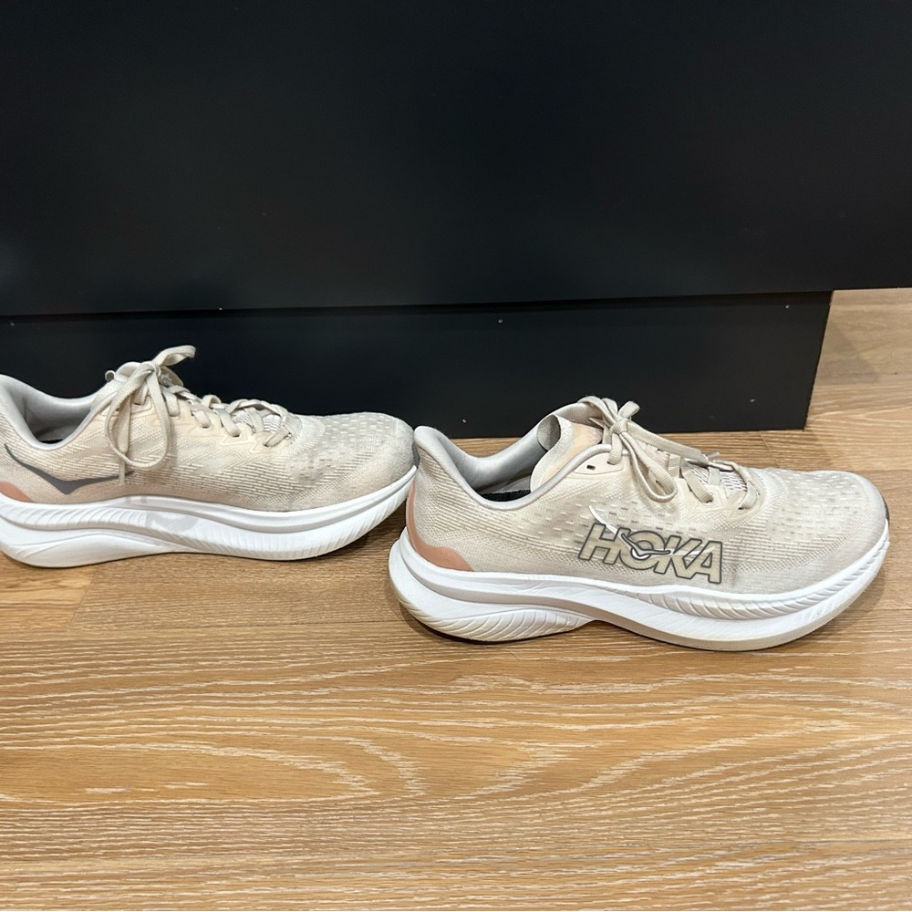 HOKA One One Mach 6 women’s size 9.5